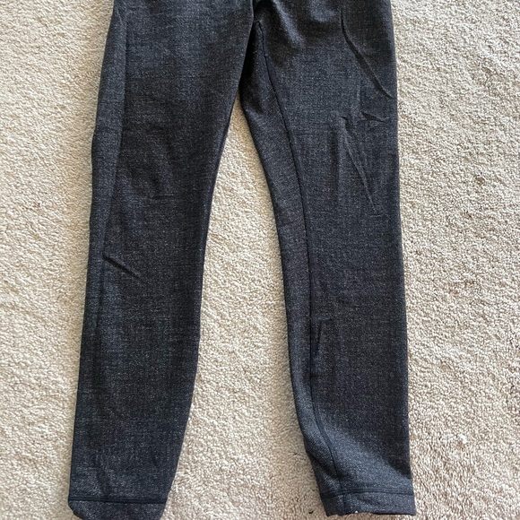 Cozy Lululemon Wunder Under Gray Black 8 - Picture 6 of 6